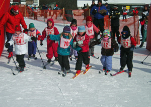 How cute is that? The littlest racers had their own competition, without any shooting. You can see the excitement in this mass-start. Everyone who crossed the finish line got cheers, a lollipop and a lot of hugs. 