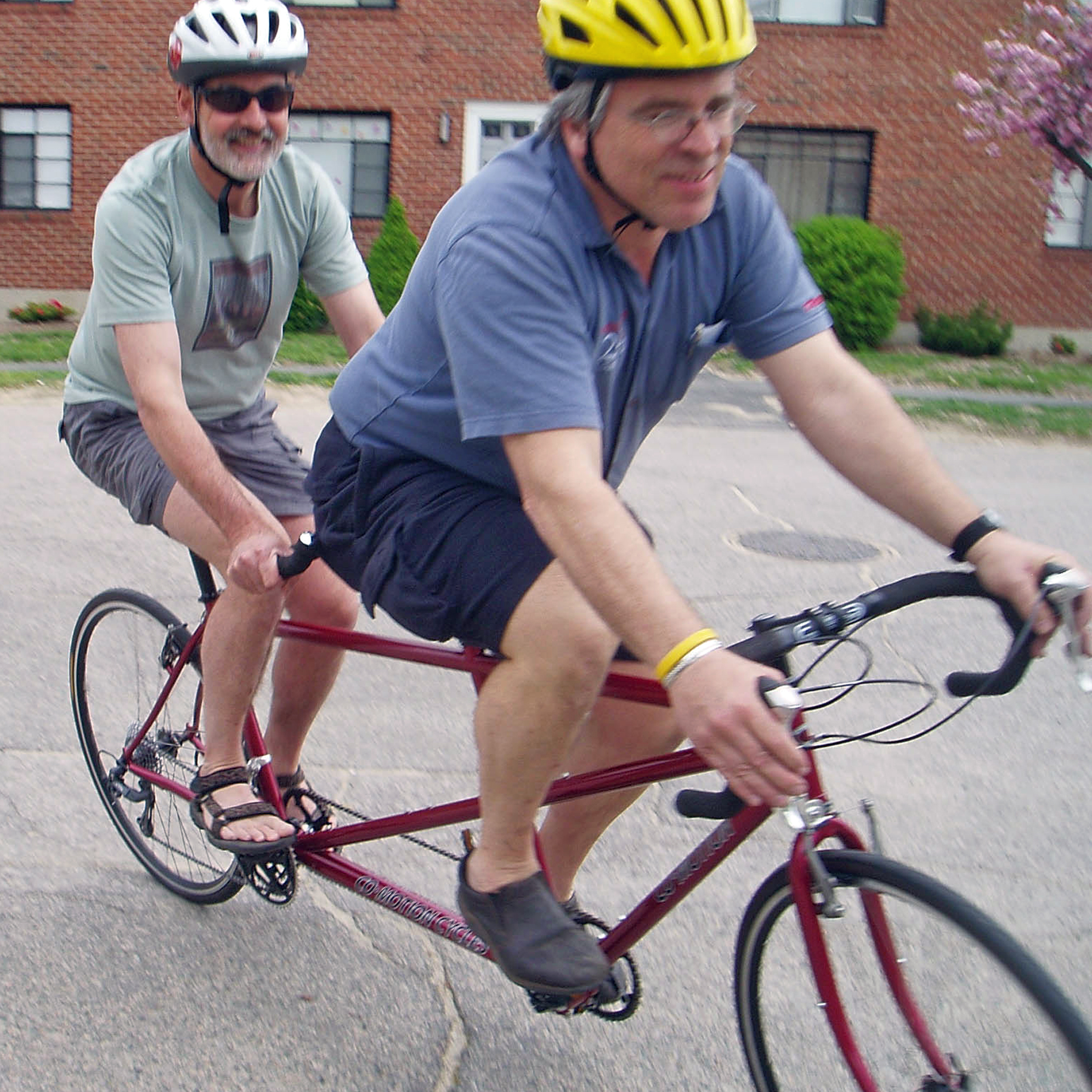 how to ride a tandem bike