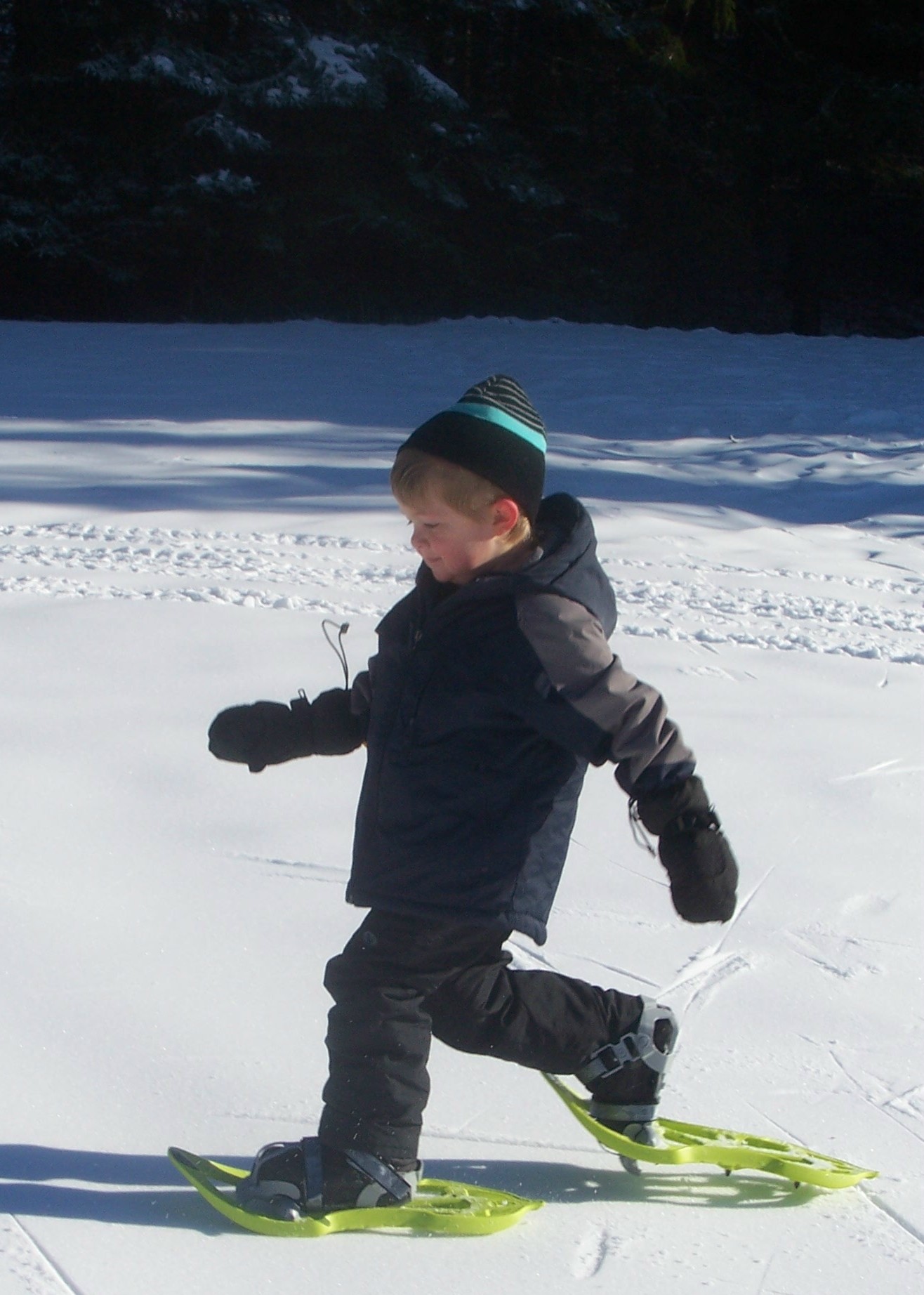 kid snowshoes